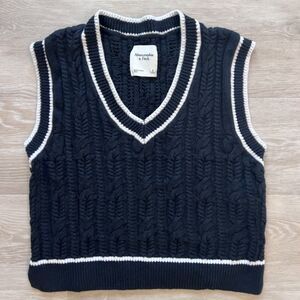 Abercrombie & Fitch Knit Sweater Vest-Size S